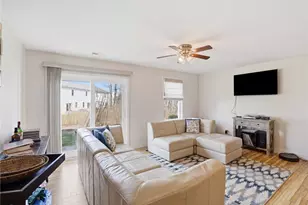 12 Gray Coach Ln, Cranston, RI 02921 - Photo 9