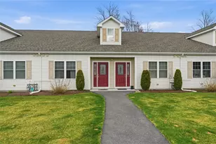 12 Gray Coach Ln, Cranston, RI 02921 - Photo 3