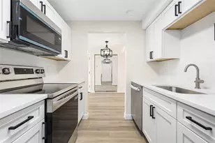 36 Cowesett Ave, West Warwick, RI 02893 - Photo 3