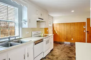 53 Royer St, Cranston, RI 02920 - Photo 11