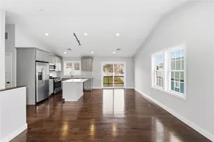 29 Calumet Ave, Johnston, RI 02919 - Photo 3