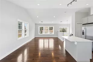 29 Calumet Ave, Johnston, RI 02919 - Photo 11