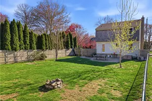 18 Loring Rd, Bristol, RI 02809 - Photo 31