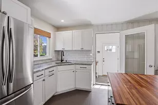 18 Loring Rd, Bristol, RI 02809 - Photo 13