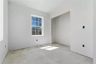 34 Vine St, West Warwick, RI 02893 - Photo 11