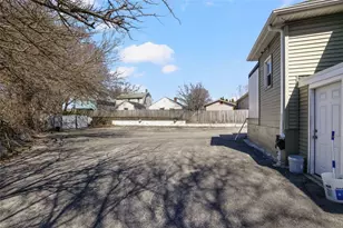 1137 Charles St, North Providence, RI 02904 - Photo 31