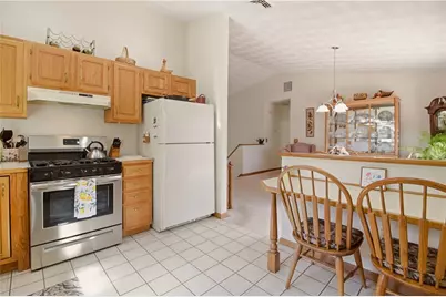 8 Birchwood Drive, Bristol, RI 02809 - Photo 7