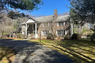 150 Woodbridge Dr, East Greenwich, RI 02818 - Photo 1