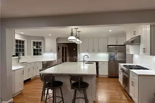 150 Woodbridge Dr, East Greenwich, RI 02818 - Photo 7