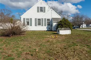 369 Manor Dr, Warwick, RI 02888 - Photo 5