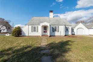369 Manor Dr, Warwick, RI 02888 - Photo 3