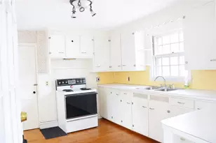 369 Manor Dr, Warwick, RI 02888 - Photo 9