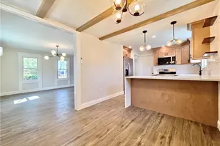 8 Wolf Hill Rd, Smithfield, RI 02917 - Photo 9