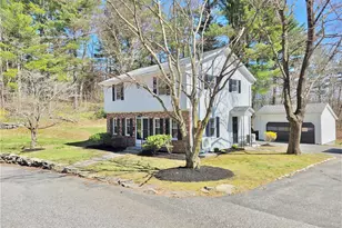 8 Wolf Hill Rd, Smithfield, RI 02917 - Photo 3