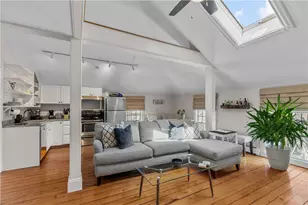 20 Berkeley Ave, Newport, RI 02840 - Photo 5