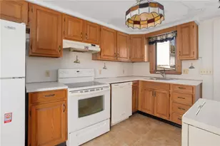 292 Boulevard, Middletown, RI 02842 - Photo 11