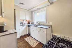 10 Brayton Ave, East Providence, RI 02916 - Photo 9