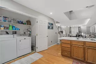 3524 W Shore Rd, Warwick, RI 02886 - Photo 9