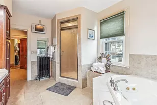 300 Farmington Ave, Cranston, RI 02920 - Photo 17