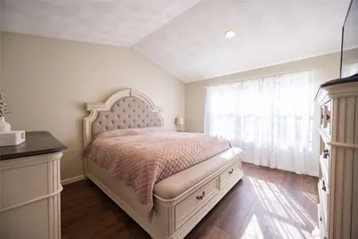 367 Commonwealth Avenue, Warwick, RI 02886 - Photo 19