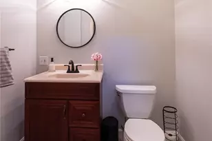 367 Commonwealth Ave, Warwick, RI 02886 - Photo 33