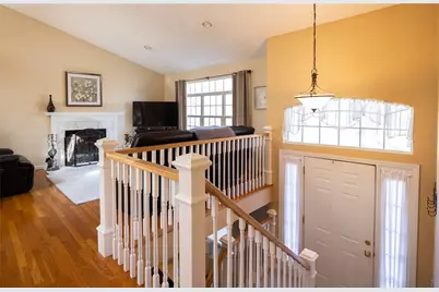 367 Commonwealth Avenue, Warwick, RI 02886 - Photo 15