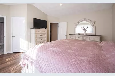 367 Commonwealth Avenue, Warwick, RI 02886 - Photo 21