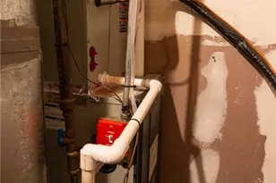 367 Commonwealth Ave, Warwick, RI 02886 - Photo 35