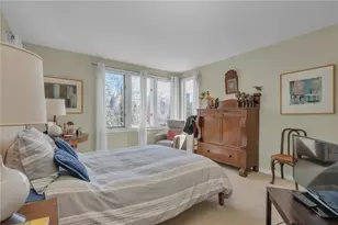 137 University Ave, Providence, RI 02906 - Photo 27