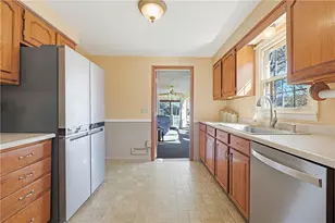 47 Sleepy Hollow Dr, Cumberland, RI 02864 - Photo 13