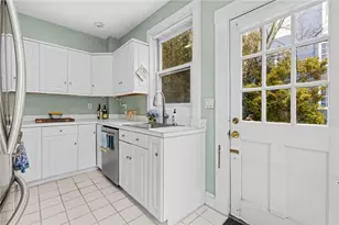 32 School St, Newport, RI 02840 - Photo 9