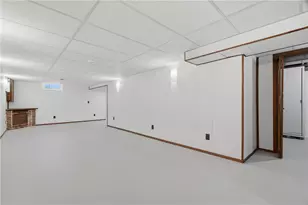 23 Glen Oaks Dr, Cumberland, RI 02864 - Photo 25