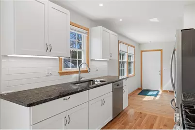 23 Glen Oaks Drive, Cumberland, RI 02864 - Photo 9