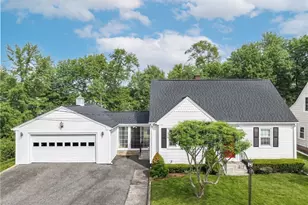 47 Dartmouth Ave, East Providence, RI 02915 - Photo 1