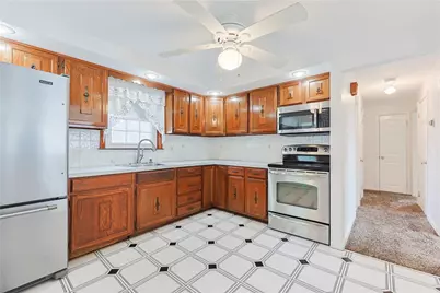 47 Dartmouth Avenue, East Providence, RI 02915 - Photo 9