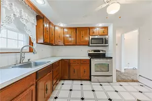 47 Dartmouth Ave, East Providence, RI 02915 - Photo 7