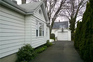 39 Benjamin St, Pawtucket, RI 02861 - Photo 3