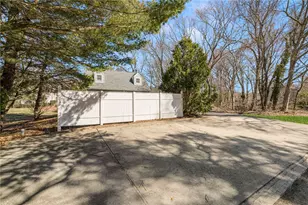 28 Bow and Arrow Trail S, South Kingstown, RI 02879 - Photo 9