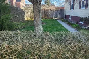 164 Morris Ave, Pawtucket, RI 02860 - Photo 5