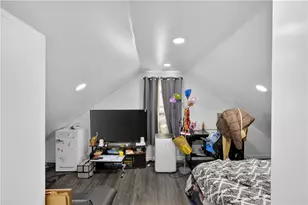 80 Dewey Ave, Pawtucket, RI 02861 - Photo 39
