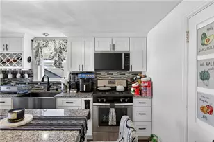 80 Dewey Ave, Pawtucket, RI 02861 - Photo 3