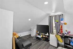 80 Dewey Ave, Pawtucket, RI 02861 - Photo 41