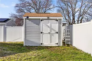 80 Dewey Ave, Pawtucket, RI 02861 - Photo 45