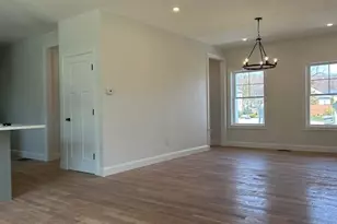 20 Doreen Ct, Cranston, RI 02921 - Photo 3