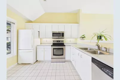 4 Meadowbrook Way, Narragansett, RI 02882 - Photo 3