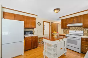 90 Sweet Meadow Dr, North Kingstown, RI 02852 - Photo 7
