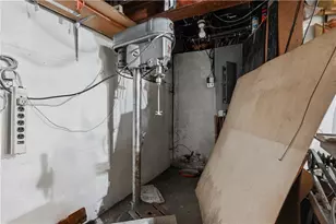 66 Edgehill Rd, Providence, RI 02906 - Photo 19