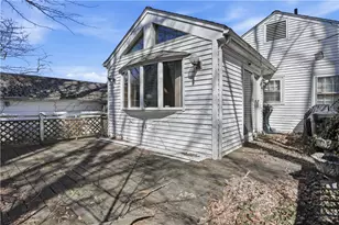 66 Edgehill Rd, Providence, RI 02906 - Photo 25