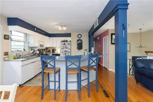 37 Squantum Dr, Middletown, RI 02842 - Photo 5