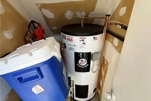 366 Aylsworth Ave, Woonsocket, RI 02895 - Photo 31